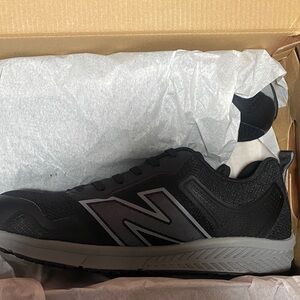 New Balance Men's Black and Silver Athletic Shoes